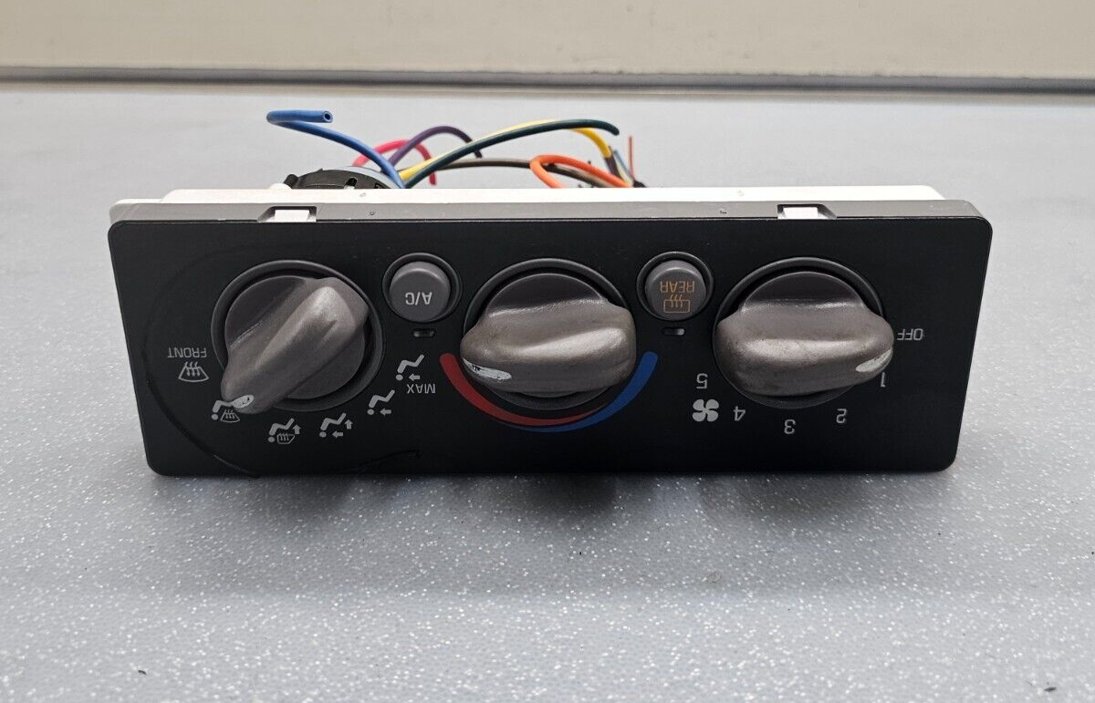 01-05 PONTIAC GRAND AM Dash AC Heater Temperature Climate Control Conditioner