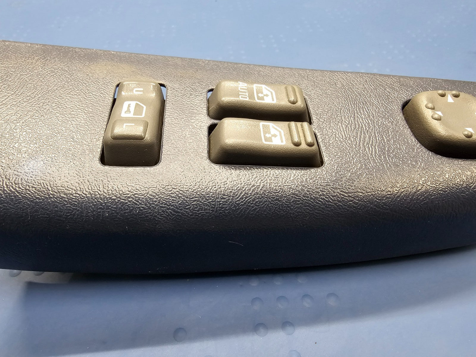 🔥99-02 Silverado SIERRA 2 DOOR LEFT Driver Master Door Window Switch Black WS4