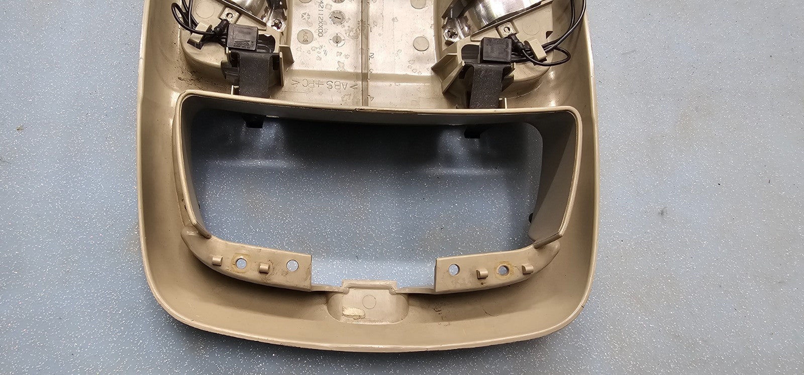 🔥02-05 Dodge RAM Overhead Console DOME Light Roof Storage Compartment TAN