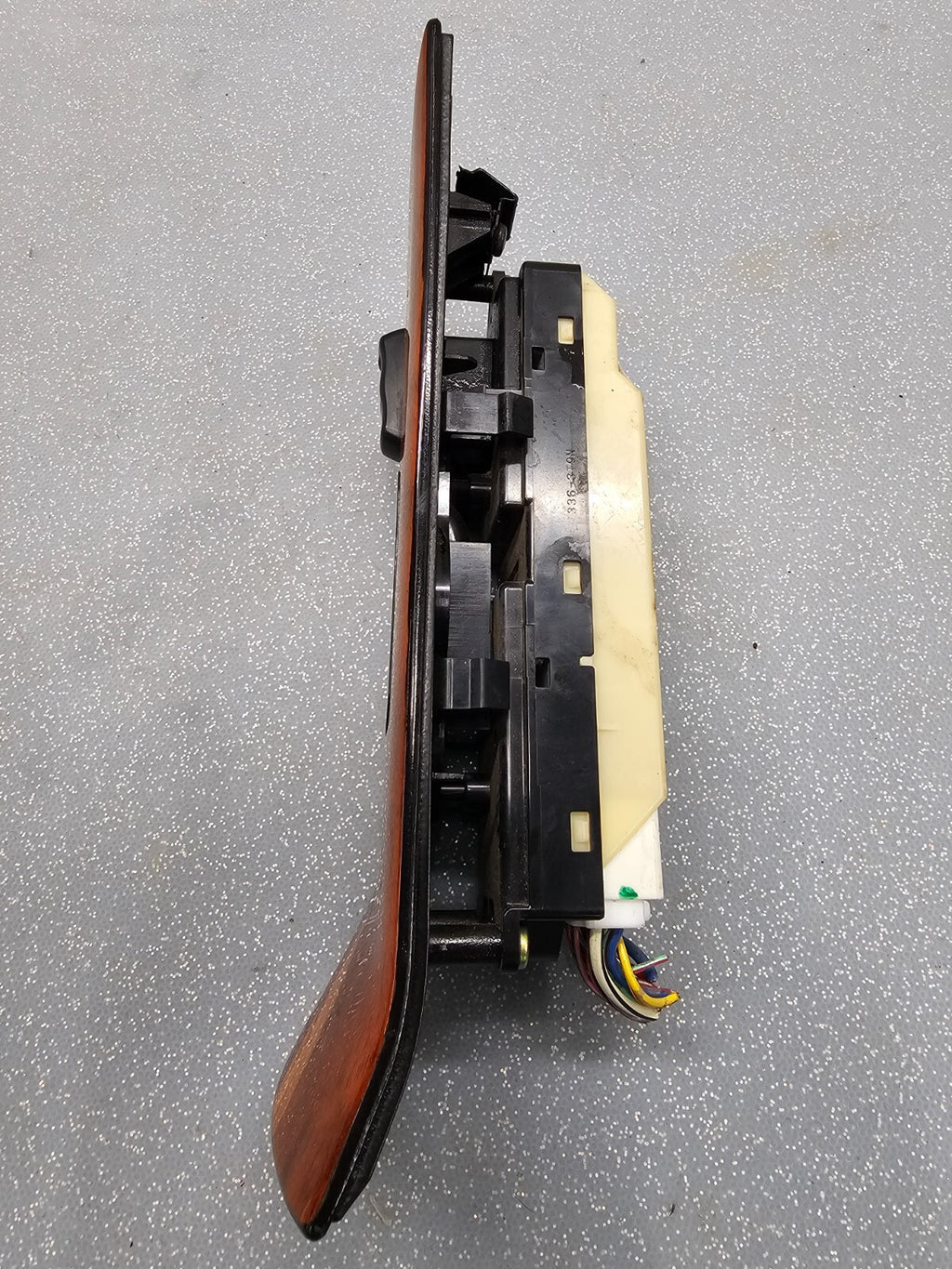 99-03 LEXUS RX300 OEM RIGHT PASSENGER POWER WINDOW DOOR SWITCH WOODGRAIN WS17