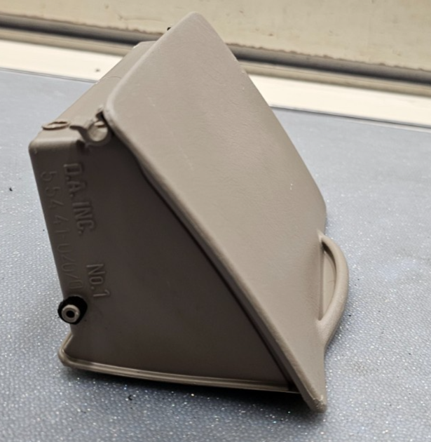 🔥03-08 Toyota Corolla Matrix Vibe Rear Center Console Cup Drink Holder Tan