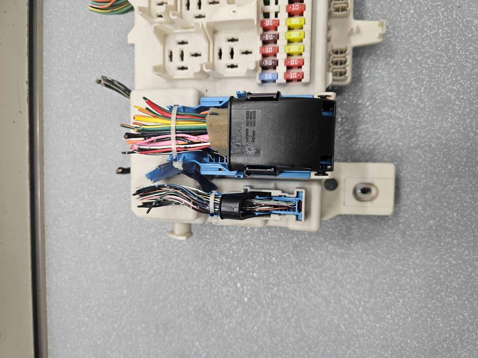 🔥 2004 - 2009 MAZDA 3 BCM FUSE BOX JUNCTION INTERIOR BODY CONTROL MODULE