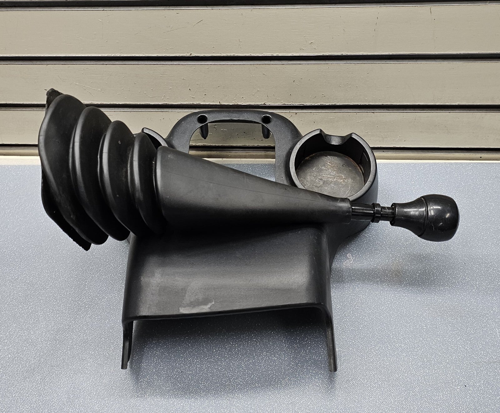 🔥98-06 Ranger Front 5 SPEED Manual Standard Transmission Stick Shift Cup Holder