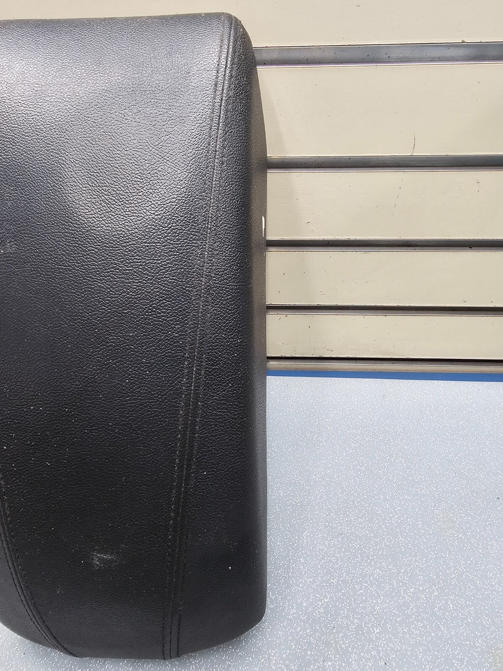 🔥11-14 HYUNDAI SONATA FRONT CENTER CONSOLE ARM REST LID COVER TOP PAD BLACK OEM