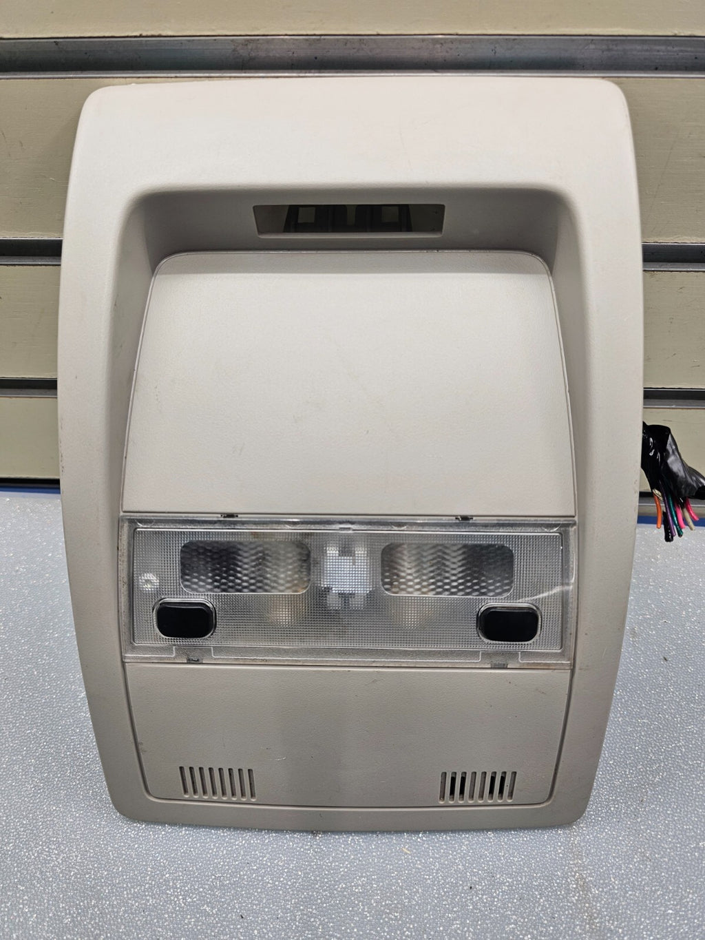 🔥2007-2013 Silverado Sierra Overhead Console Map Dome Light Roof LIGHT GRAY
