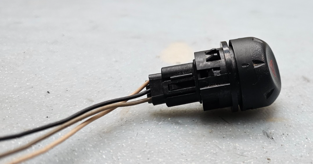 🔥04-12 Colorado Canyon Center Dash Hazard Warning Flasher Light Switch Assembly