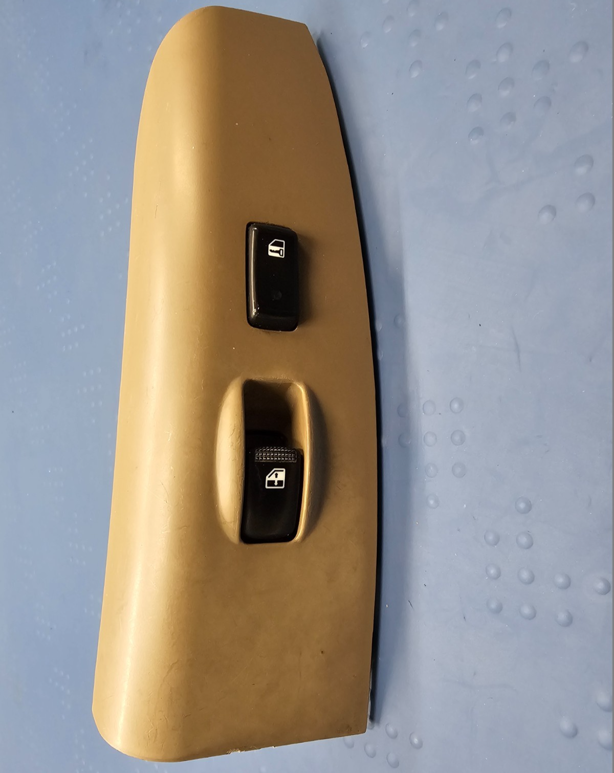 🔥05-10 Kia Sportage Front Right Passenger Window Control Switch Bezel Tan