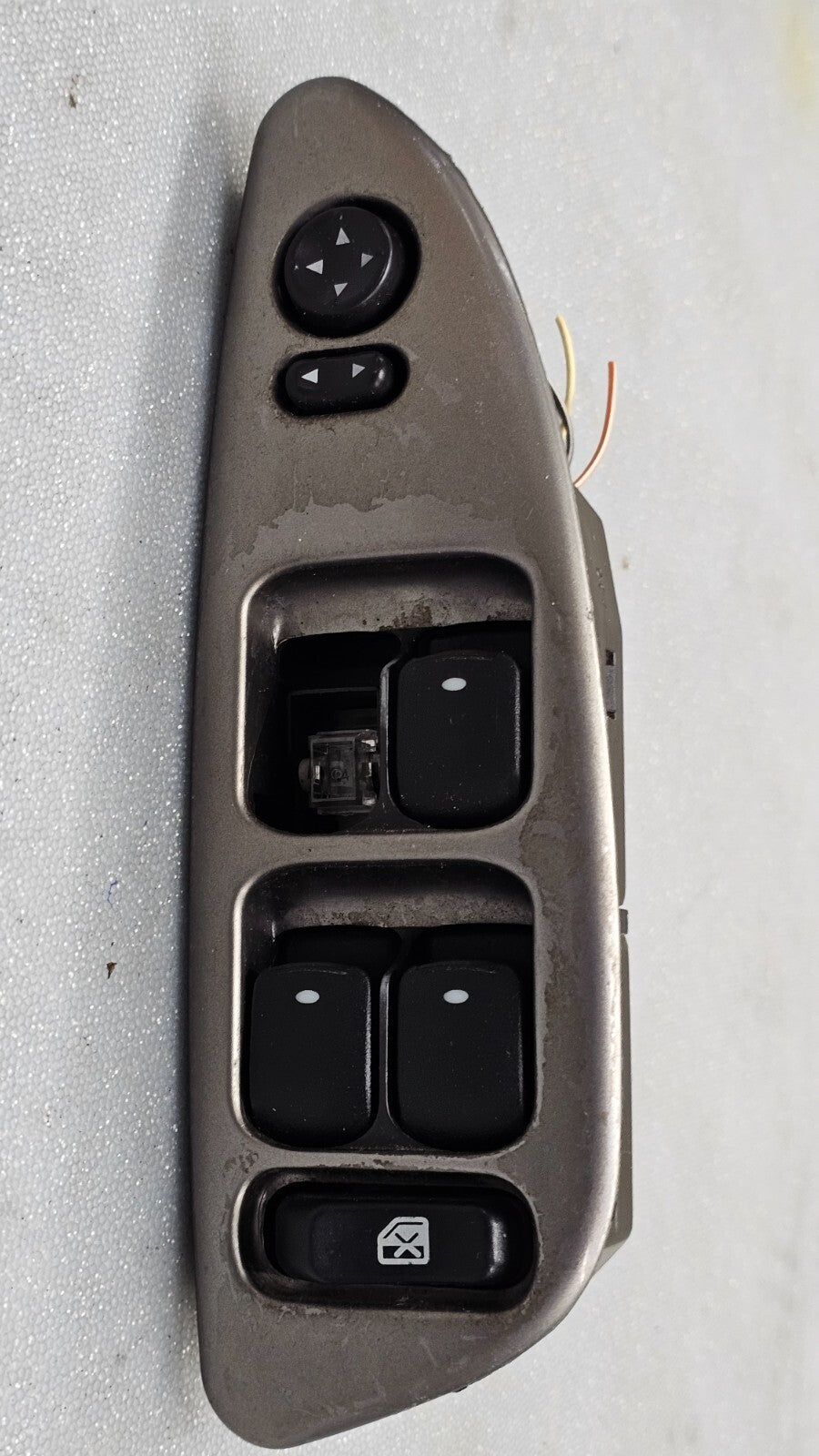 04-07 MALIBU LEFT DRIVER MASTER POWER WINDOW DOOR CONTROL SWITCH ASSEMBLY SILVER