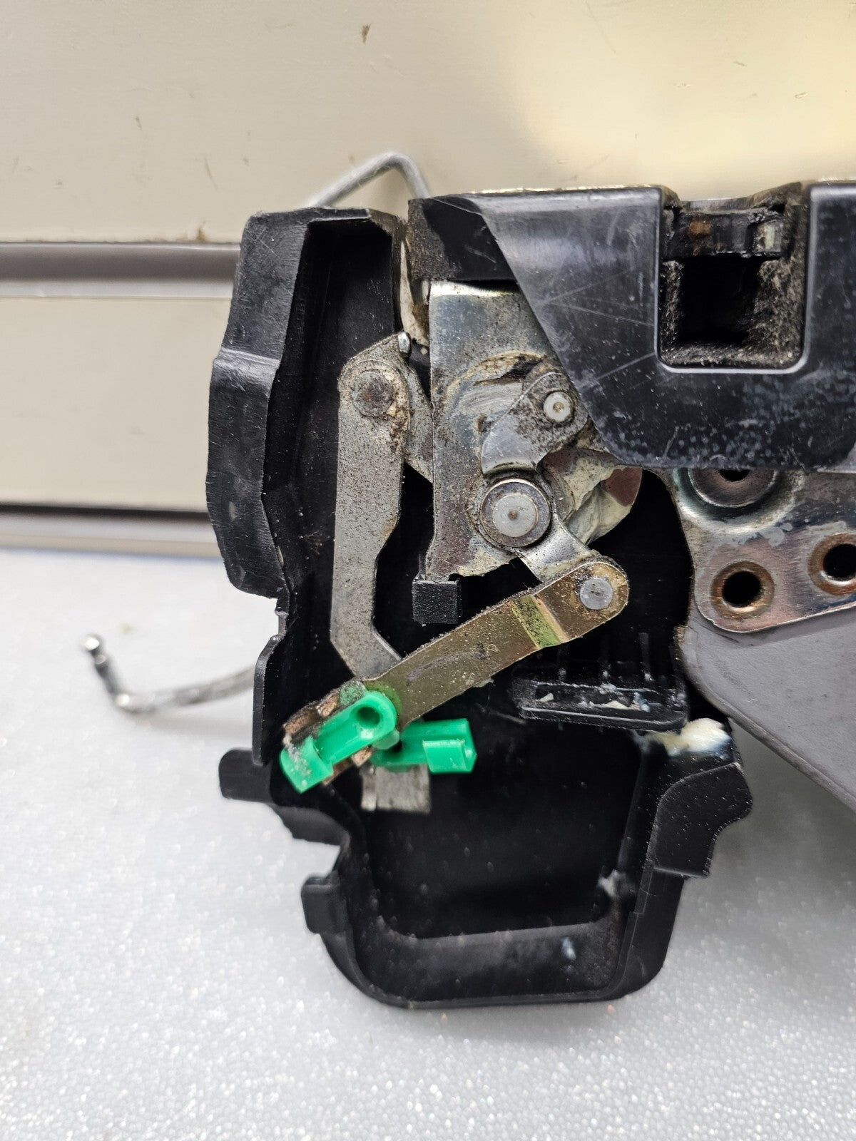 🔥97-01 Toyota Camry 4DR Front Passenger Power Door Lock Actuator Latch Assembly