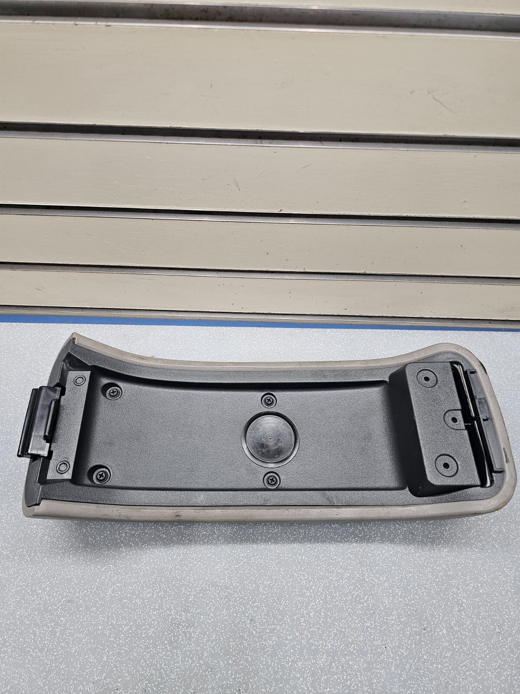 98-04 Chevy BLAZER S10 GMC JIMMY SONOMA Center Console Armrest Cover Lid GRAY L7