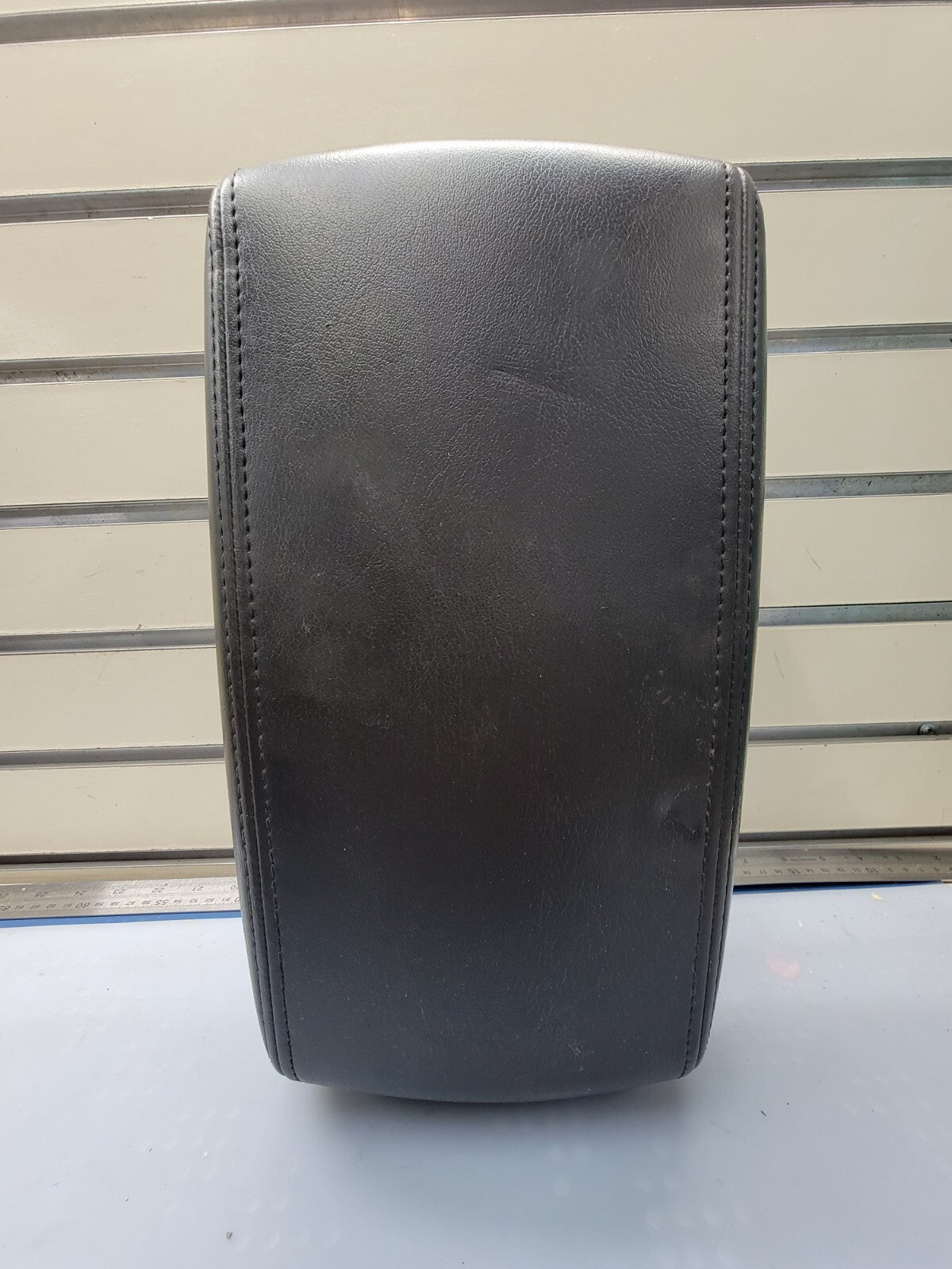🔥06-13 CHEVROLET IMPALA CENTER CONSOLE ARM REST LID TOP PAD COVER BLACK LEATHER