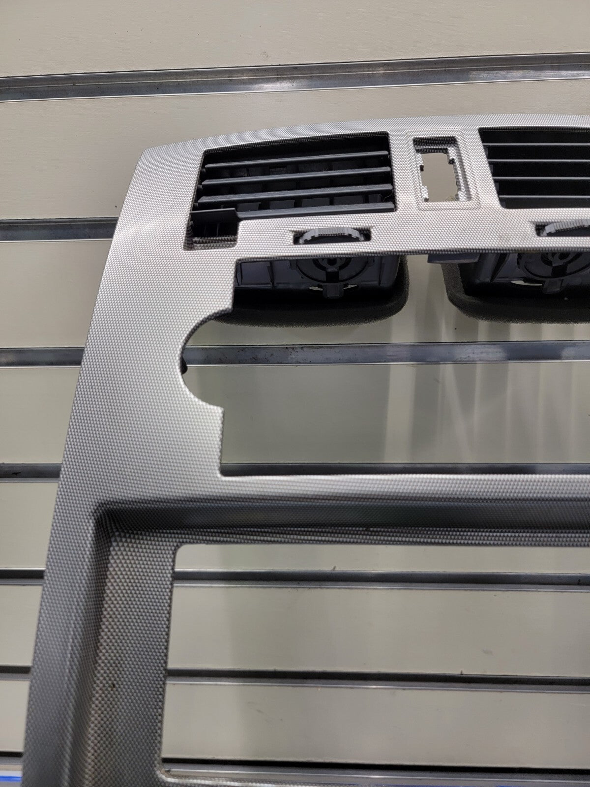 🔥05-07 Dodge DAKOTA Center Dash RADIO BEZEL Heater A/C Vents Trim SILVER B12