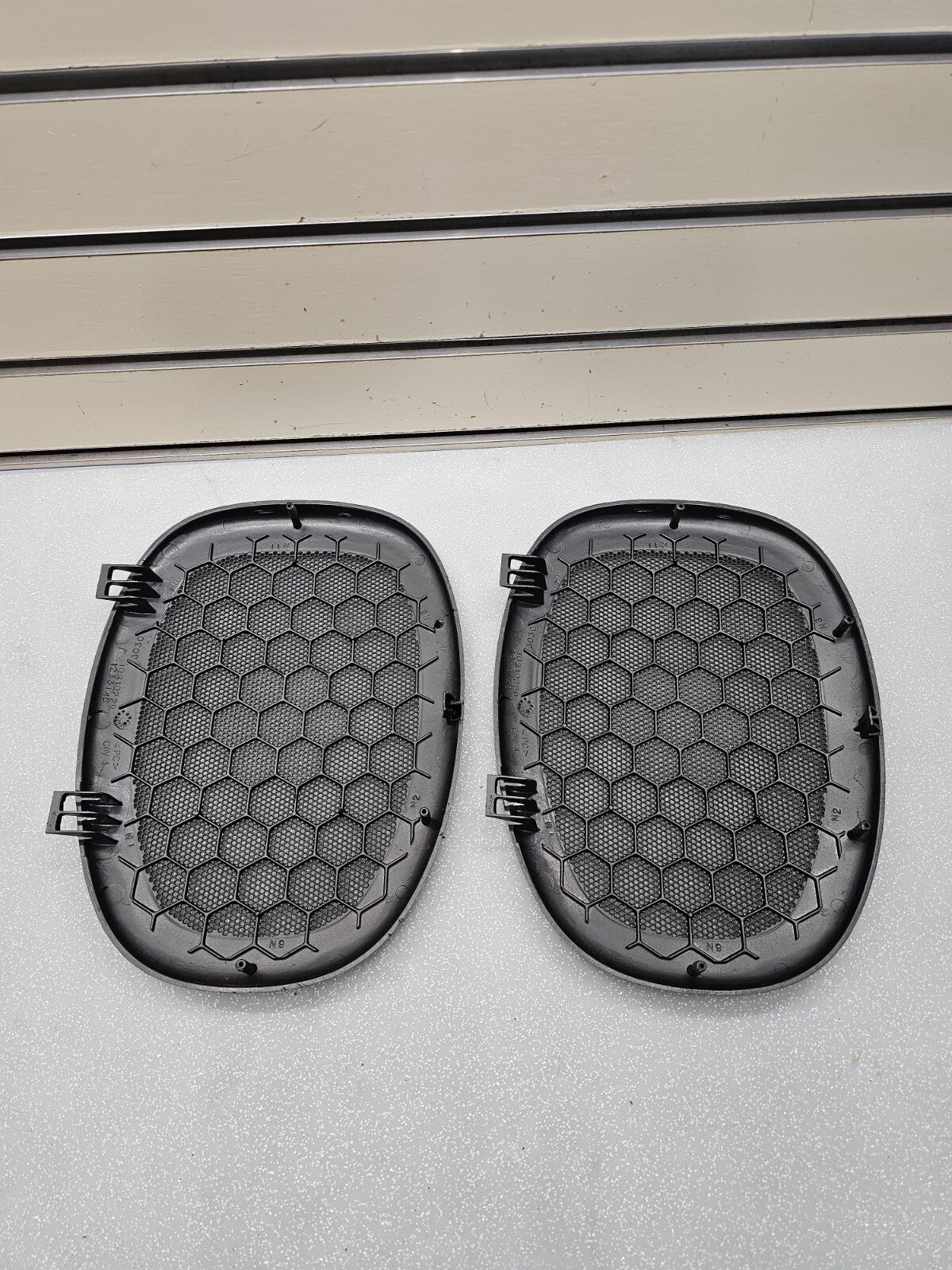 🔥04-08 Pontiac Grand Prix Rear Left/Right Deck Speaker Grill Covers Black OEM