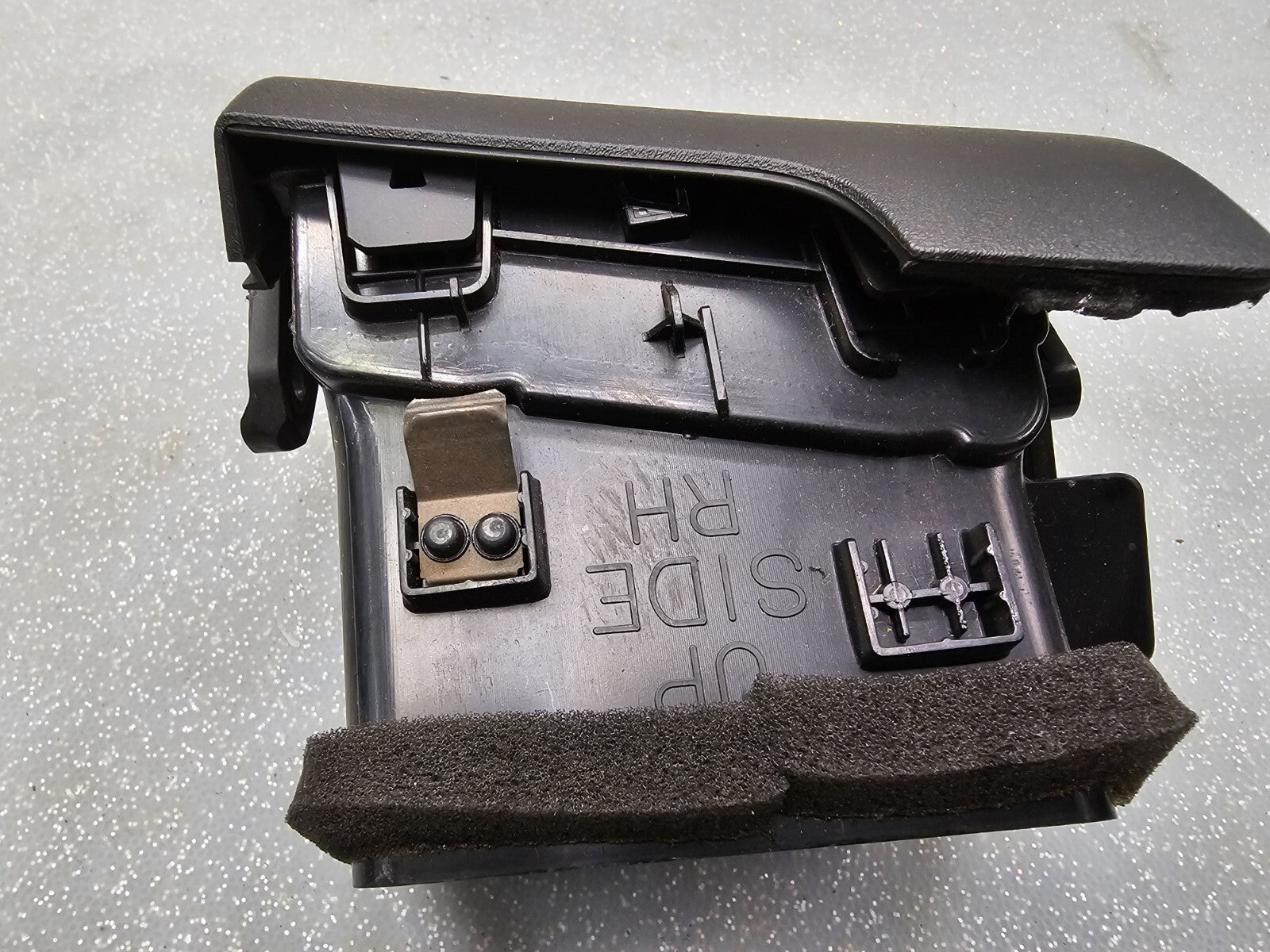 🔥06-10 INFINITI M35 M45 SEDAN LH PASSENGER SIDE DASH A/C AIR VENT OEM BLACK