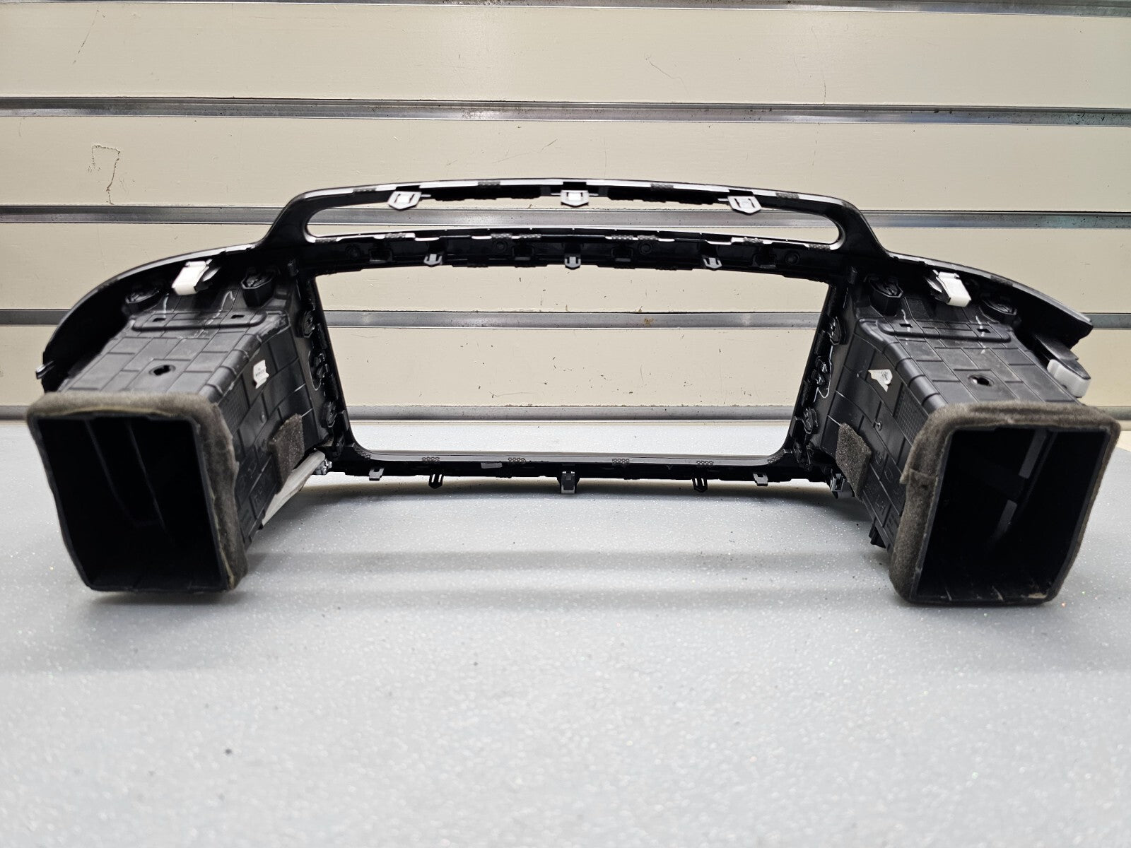 🔥16-18 KIA SORENTO CENTER DASH RADIO SURROUND BEZEL TRIM PANEL Assembly Silver