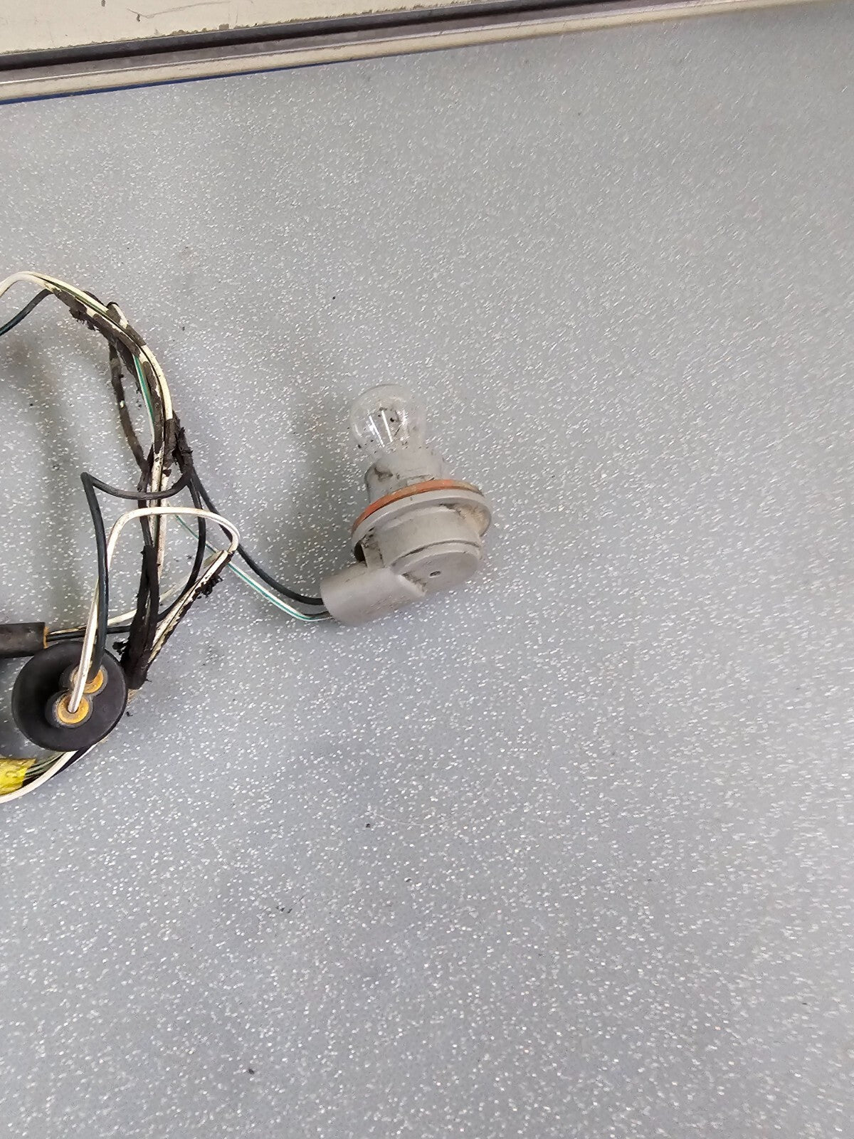 🔥2004 -2008 Chrysler Pacifica left or right tail light wiring harness OEM