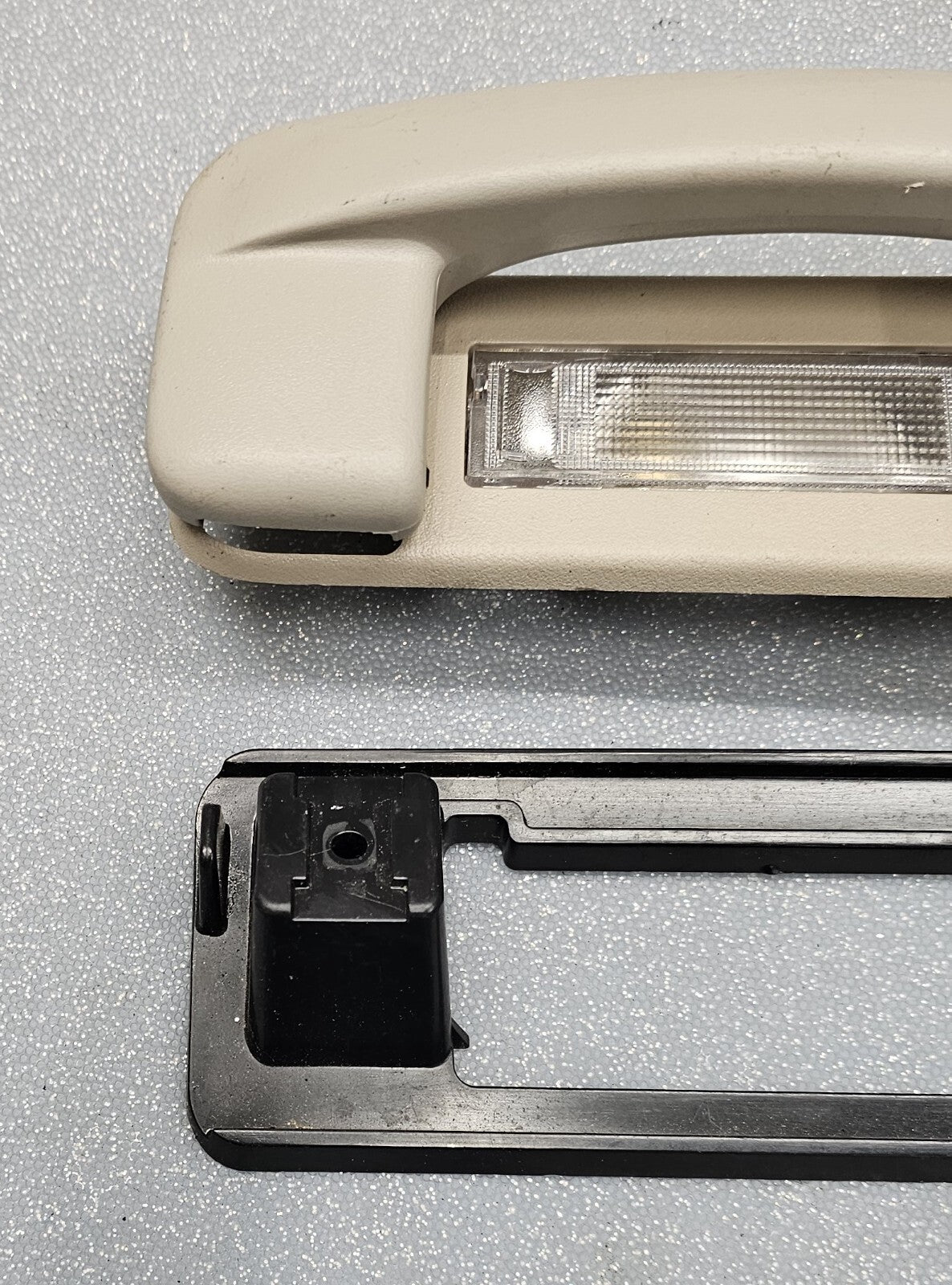 🔥05-10 Grand Cherokee Commander Rear Right Passenger Roof Interior Grab Handle