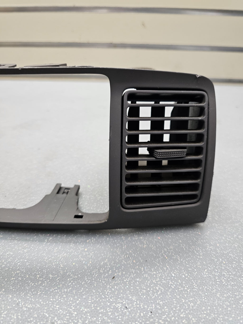 🔥03-08 TOYOTA COROLLA CENTER DASH RADIO SURROUND BEZEL TRIM PANEL OEM BLACK B28