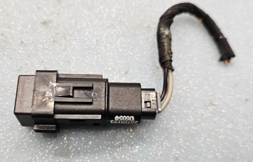 07-17 Acadia Enclave Traverse Center Hazard Light Switch Control Power Assembly