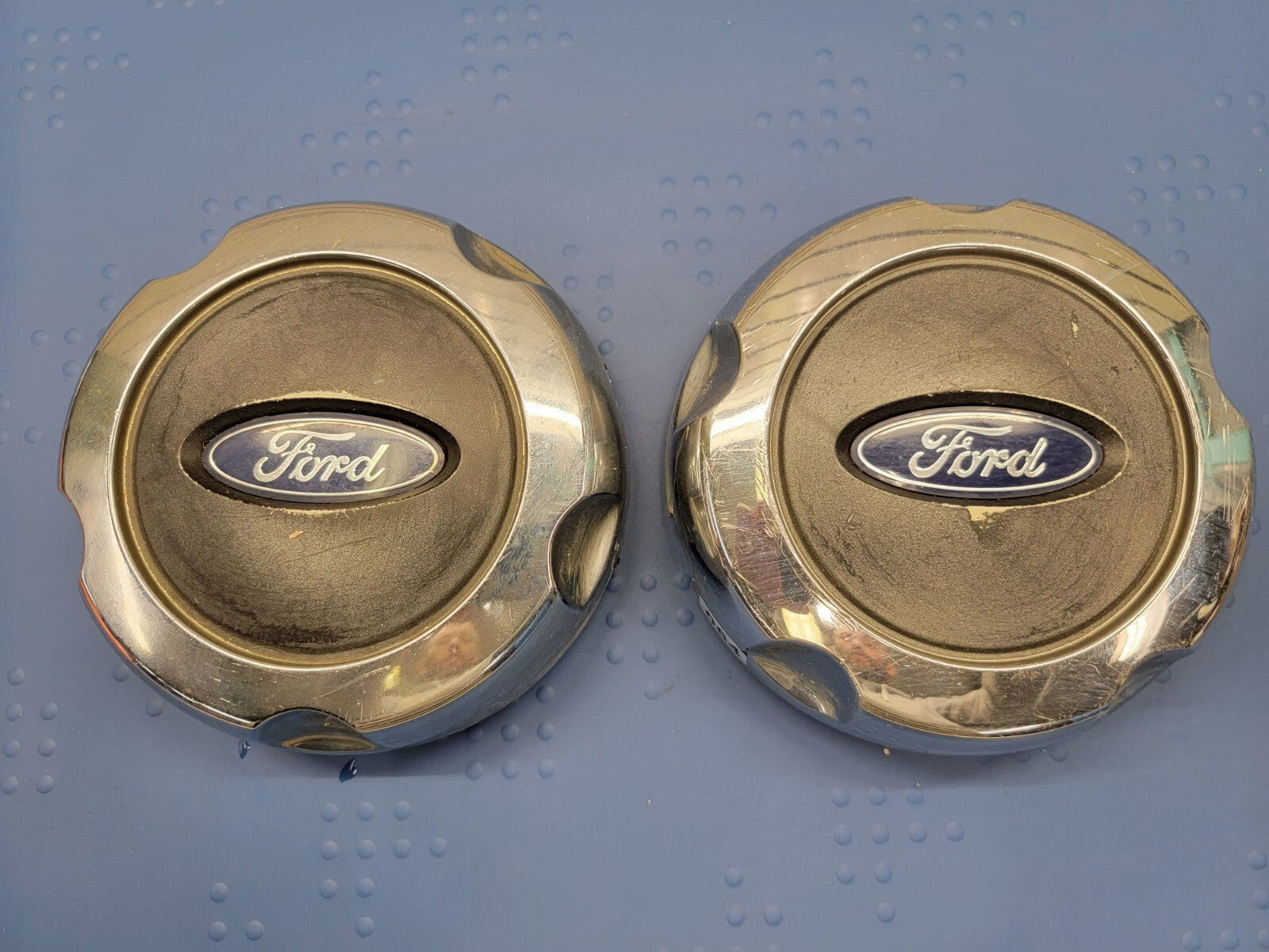 2002 - 2008 Ford Explorer wheel Center Hub Caps Set OEM