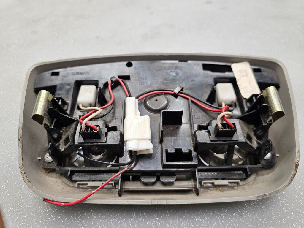 🔥02-04 Nissan Xterra Frontier OVERHEAD MAP DOME INTERIOR LIGHT GREY OEM