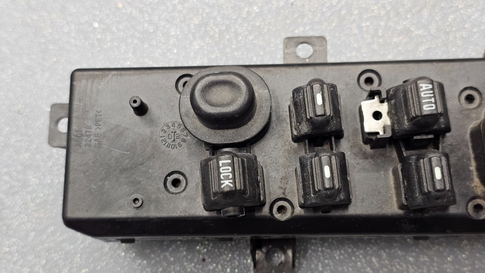 99-04 Jeep Grand Cherokee Driver Left Master Door Window Mirror Switch Assembly