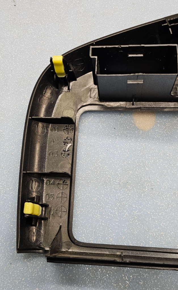 🔥2003-2008 Toyota MATRIX / Pontiac VIBE Center Dash Radio Bezel Trim Silver B26