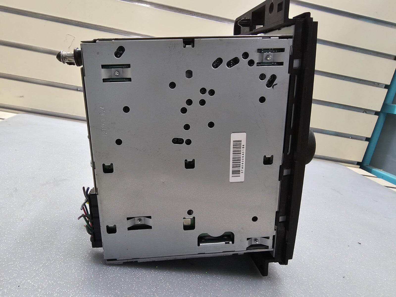 🔥06-08 Chevy Monte Carlo Impala AMFM CD Aux mp3 Input Radio U1C  15850677