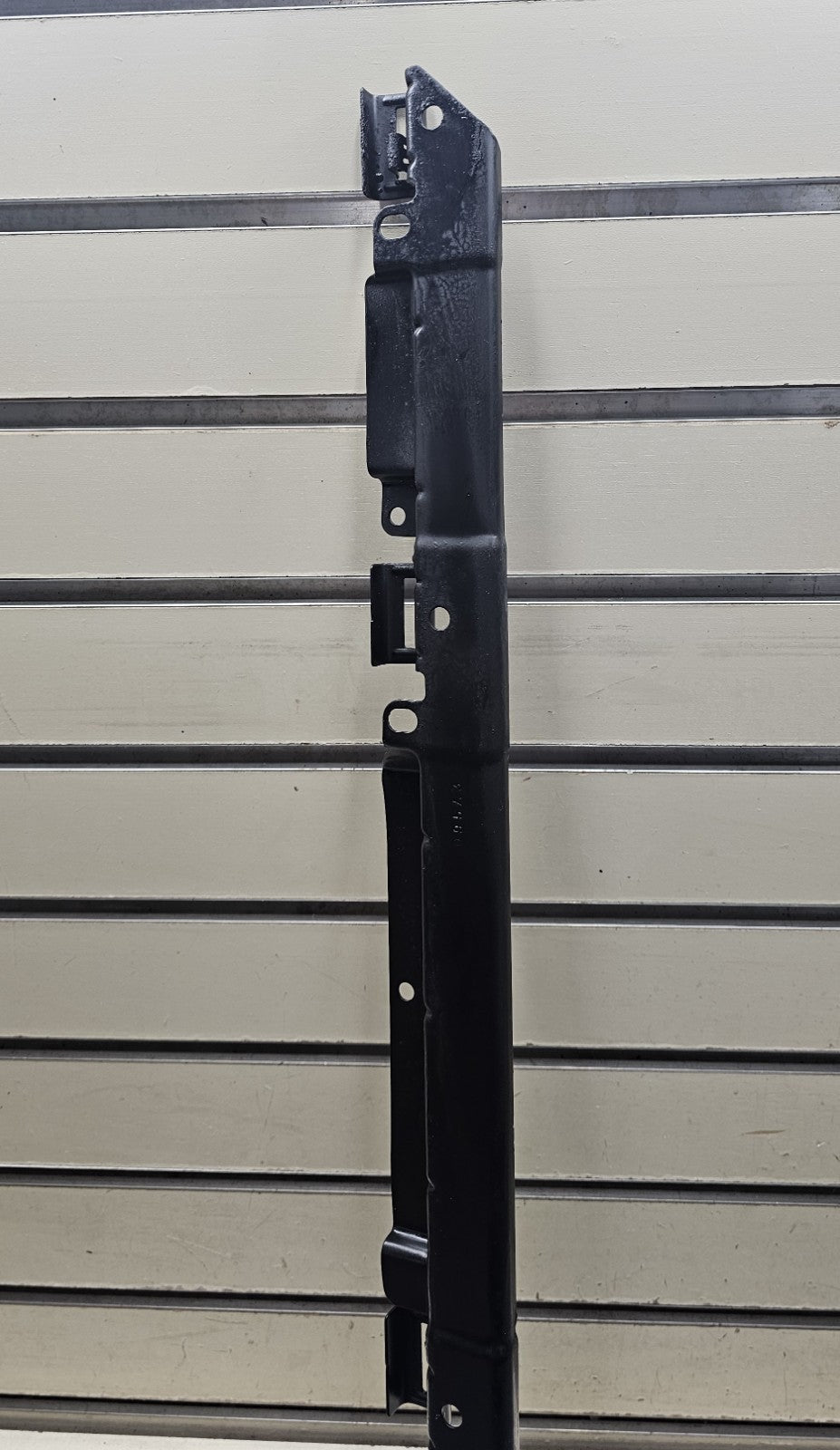 🔥99-06 GM Silverado Sierra Yukon Front Door Sill Bracket OEM