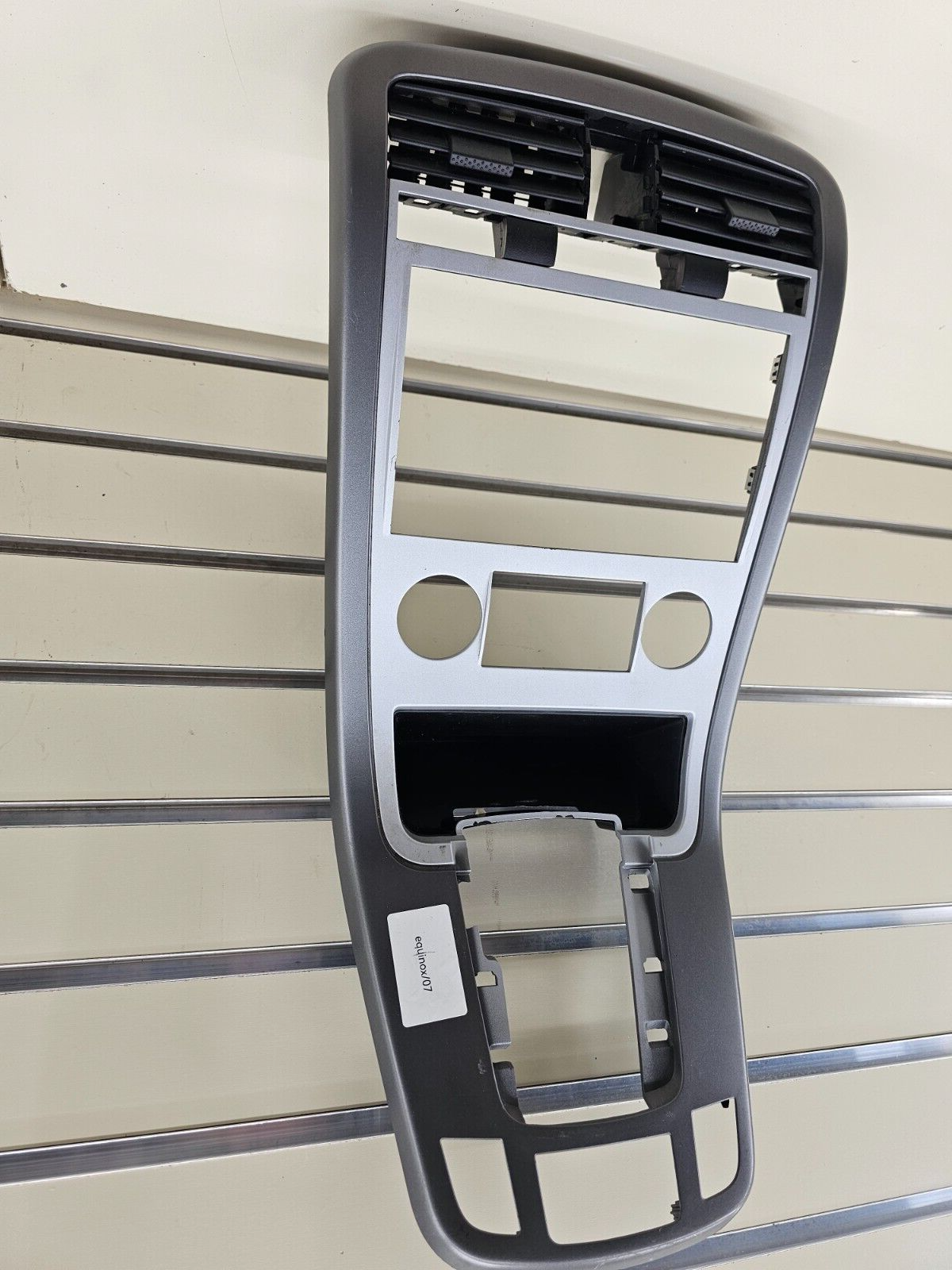 🔥07-09 Chevy Equinox Center Dash Radio Climate Bezel Surround Trim silver/Gray
