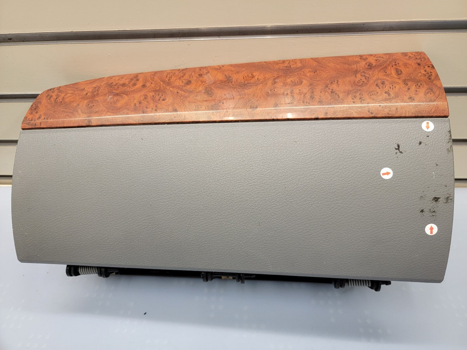 🔥08-10 Chrysler Town Country Upper Glove Box Dash Storage Door Lid Compartment