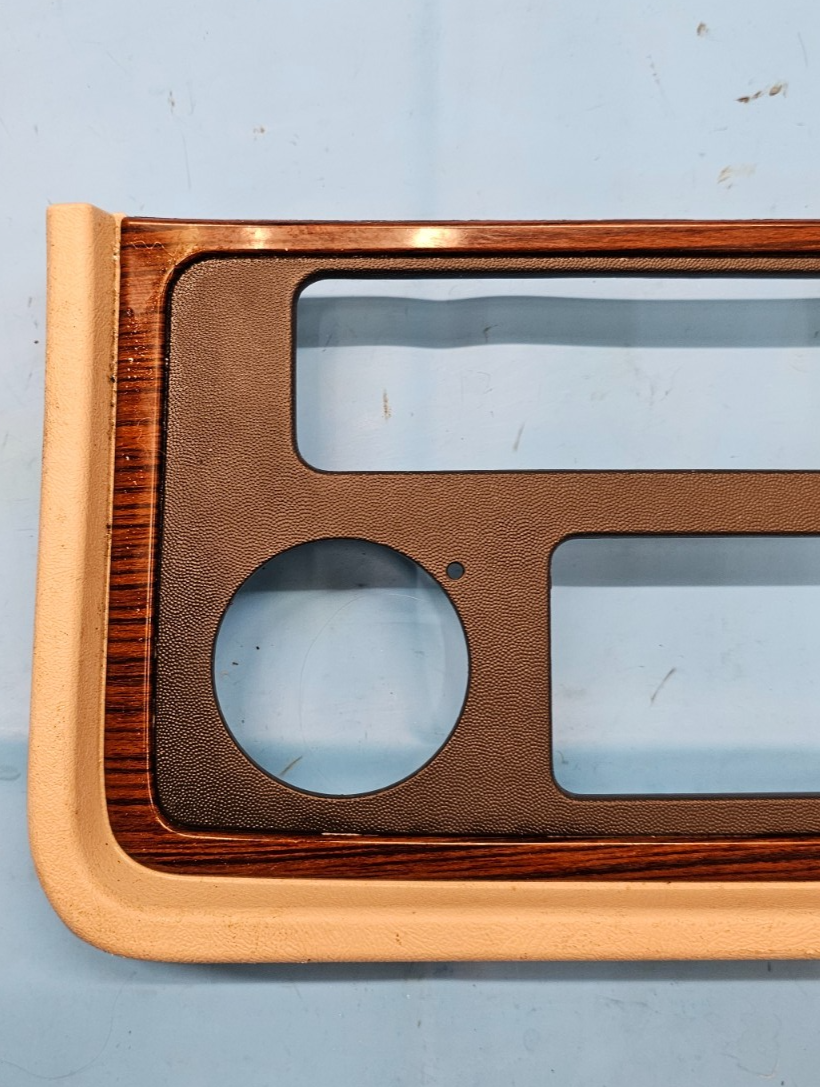 🔥02-06 Cadillac Escalade Radio Dash Trim Bezel with Clock  Tan/woodgrain