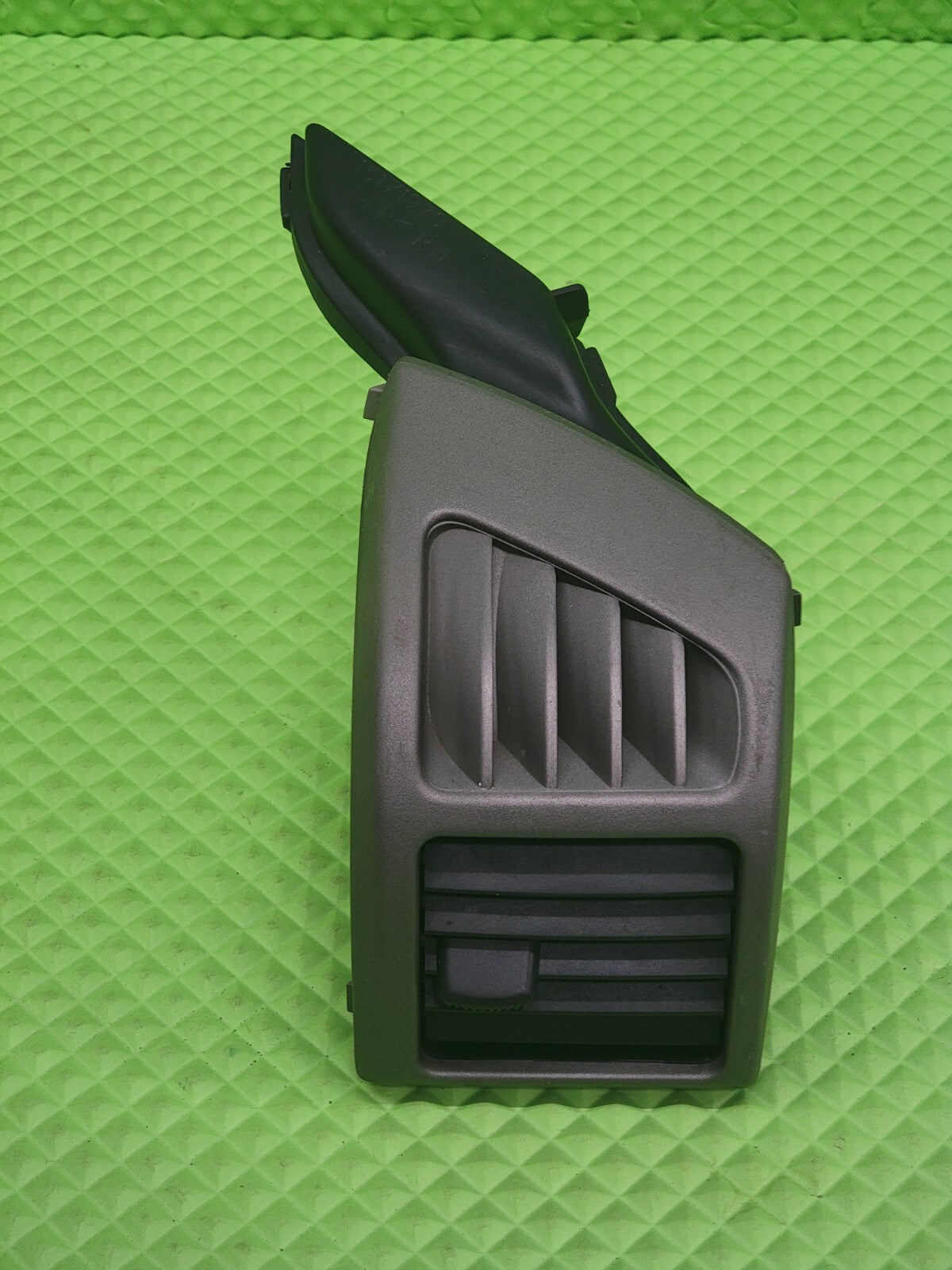 🔥2004-2012 Chevy Colorado GMC Canyon Dash Outer Air Vent RIGHT HAND  gray