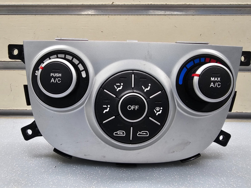 10-12 HYUNDAI SANTA FE Dash AC Heater Temperature Climate Control Conditioner
