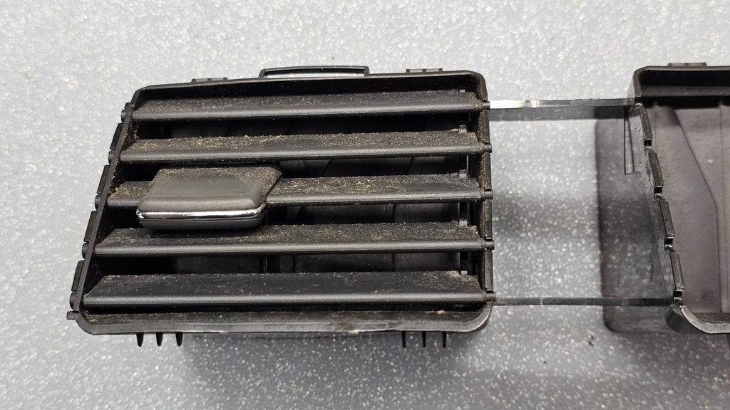 🔥07-10 SUZUKI SX4 CENTER DASH AIR VENT HEATER CONDITIONING Double Black