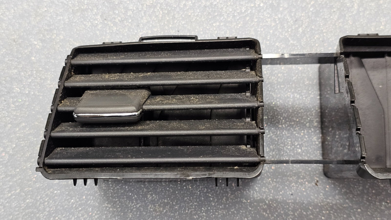 🔥07-10 SUZUKI SX4 CENTER DASH AIR VENT HEATER CONDITIONING Double Black