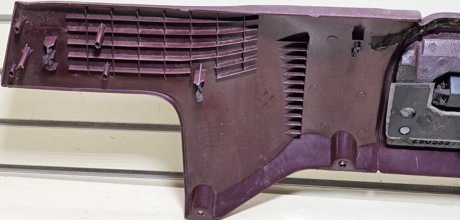 🔥95-99 CHEVY GMC TRUCK CK INSTRUMENT PANEL DASH KNEE BOLSTER PANEL RED OEM