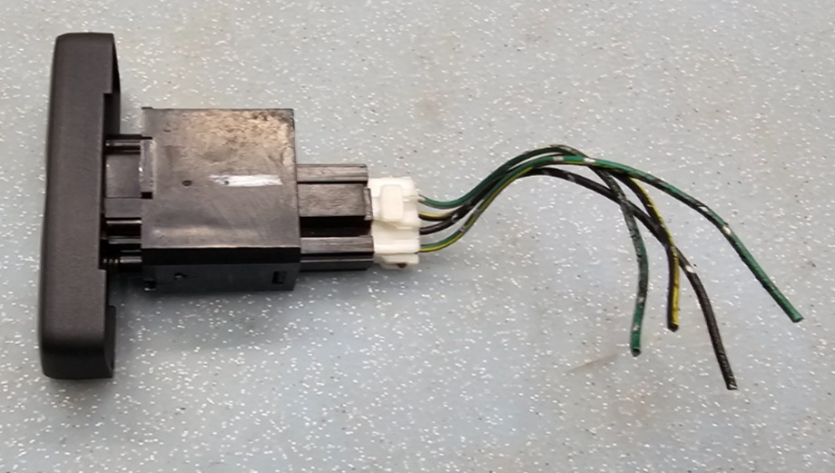 🔥06-11 Mitsubishi Endeavor Emergency Hazard Warning Light Lamp switch Assembly