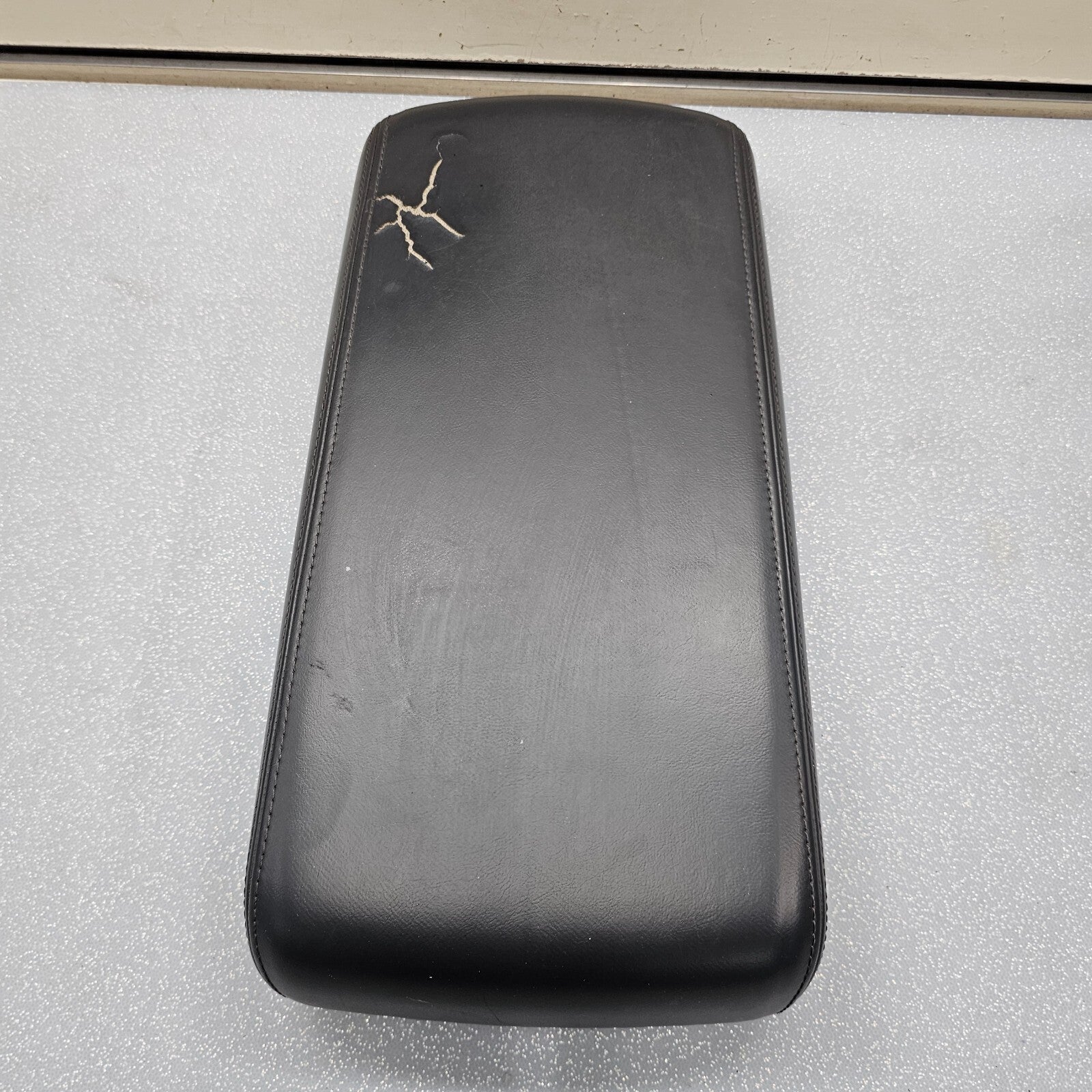 🔥08-10 Dodge Charger Center Console Arm Rest Lid Leather Assembly Cover BLACK