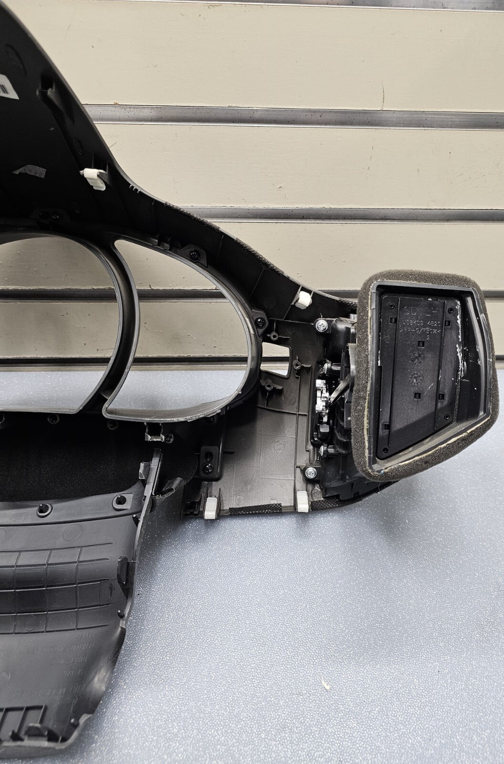11-16 KIA SPORTAGE DASH SPEEDOMETER INSTRUMENT GAUGE CLUSTER BEZEL TRIM DK GRAY