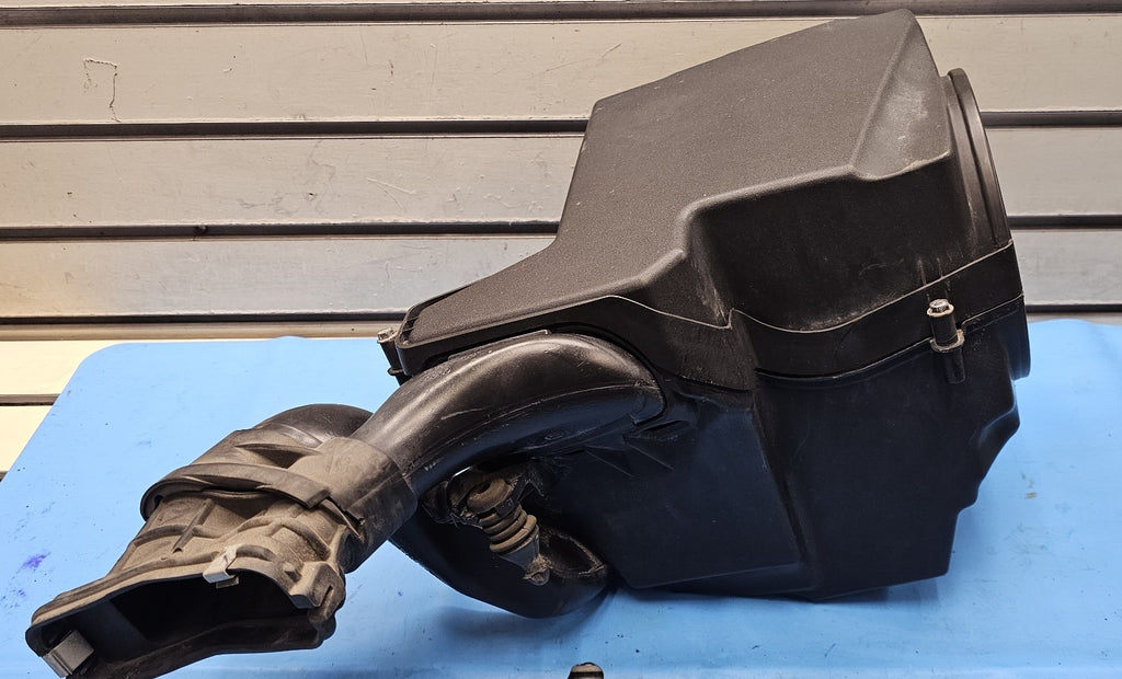 🔥2012-2018 Ford Focus Air Cleaner Box Assembly 2.0L