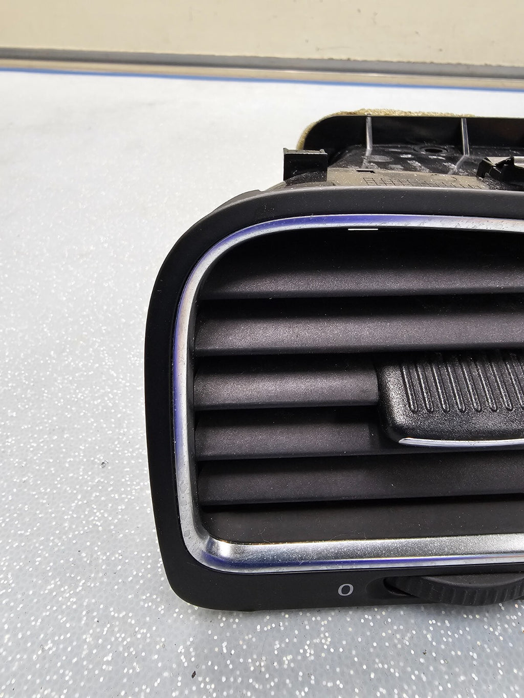 🔥2010-2014 Volkswagen Golf RH Right Center Dash AC Air Vent Heater Trim OEM