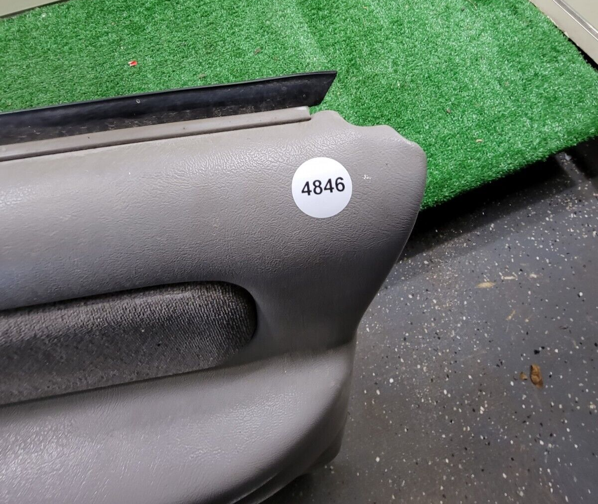🔥95-99 Chevy GMC Silverado C/K DOOR PANEL Front Passenger Right Gray OEM D2
