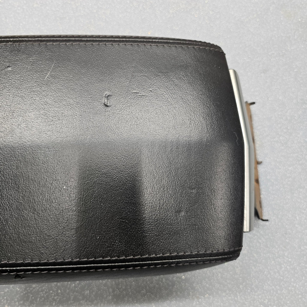 🔥08-13 Cadillac CTS Center Console Lid Armrest Leather Top Pad Assembly Black