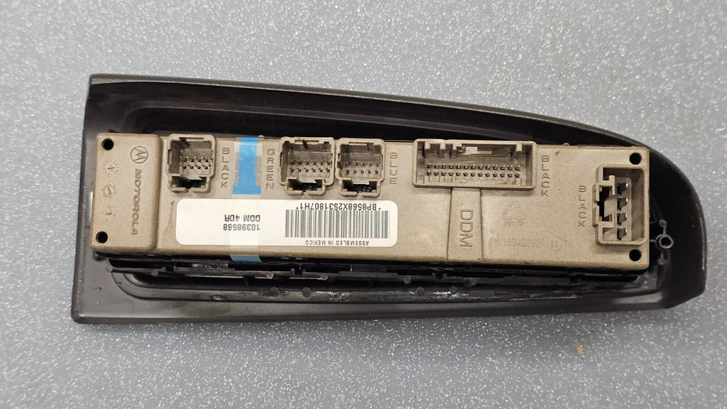 03-06 Silverado Sierra Power Left Driver Master Window Switch Assembly Black WS4