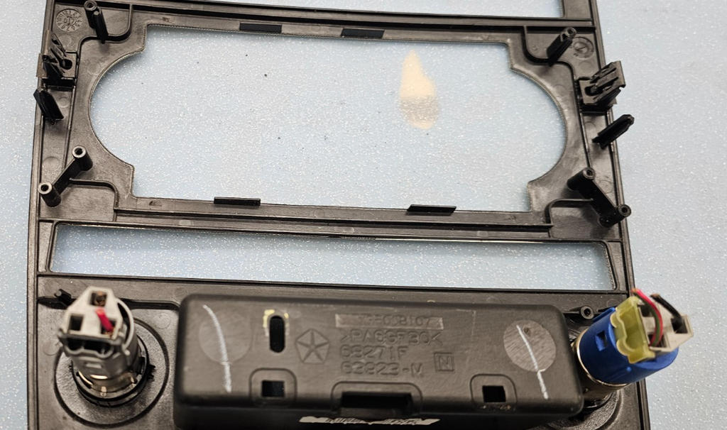 🔥05-06 JEEP GRAND CHEROKEE DASH PANEL RADIO SURROUND TRIM BEZEL SILVER B70