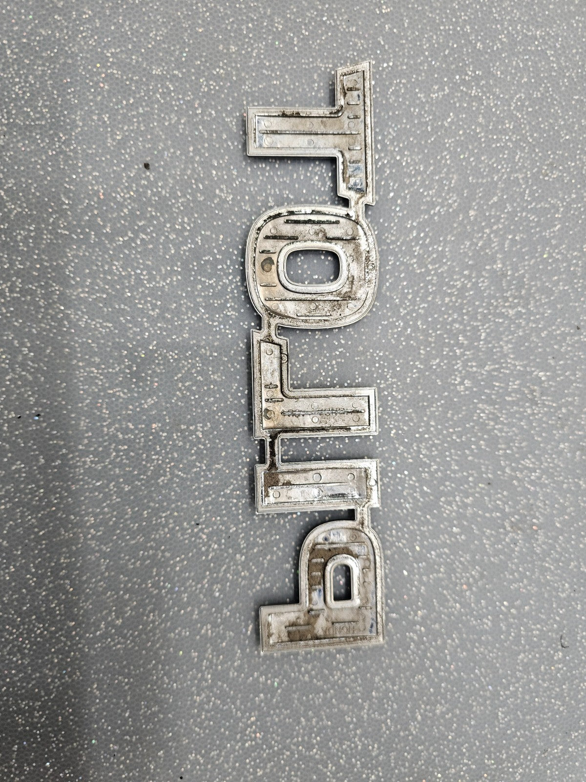 🔥2003-2008 HONDA PILOT REAR LID CHROME CENTER EMBLEM LOGO NAMEPLATE BADGE OEM