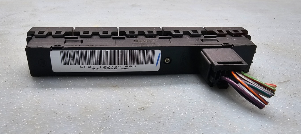 🔥05-07 FORD Five Hundred Hazard & Traction Control Dash Button