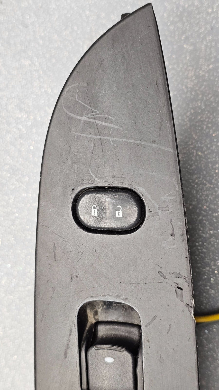 07-09 Aura Front Right Passenger Window Door Control Switch Lock Assembly Black