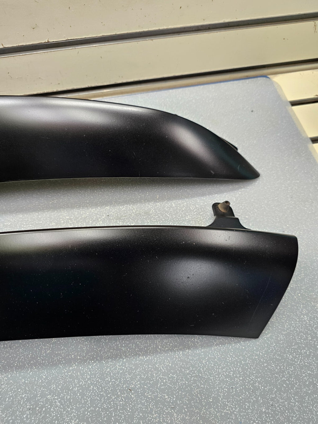 🔥02-09 ENVOY REAR LEFT/RIGHT D-PILLAR EXTERIOR HATCH TRIM MOLDING SET OEM